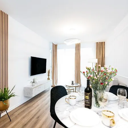 Excellence Perlowa Przystan קולובז'ג